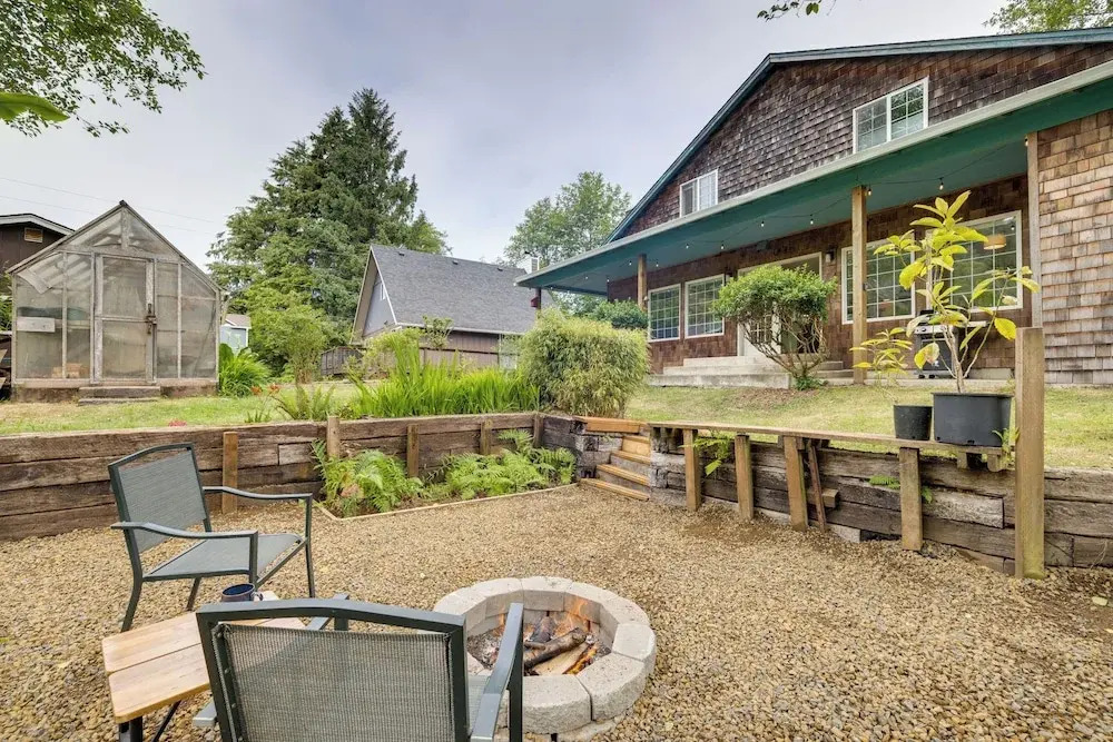 Charming Rockaway Beach House, Walk to Ocean