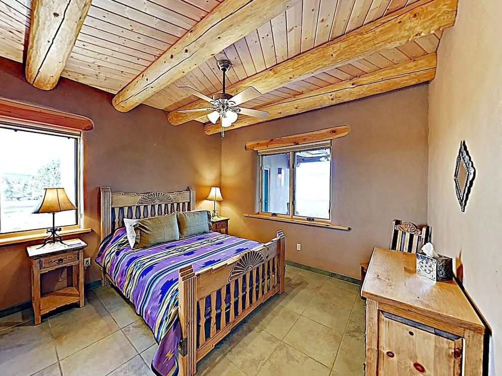 All-New Desert Hideaway: Mountain Views & Hot Tub home