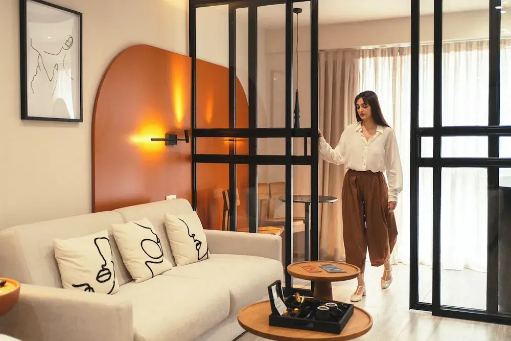 Finders Ermou Suites