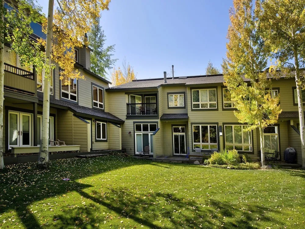 Coldstream Townhome 38