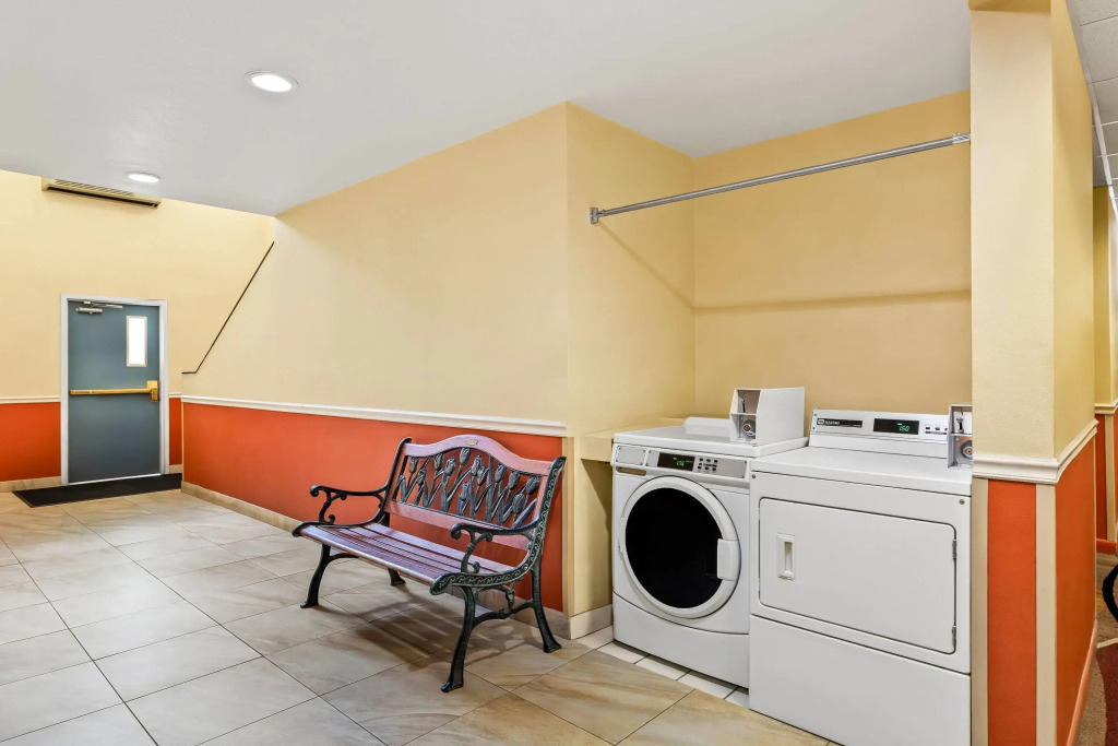 Super 8 by Wyndham Marana/Tucson Area