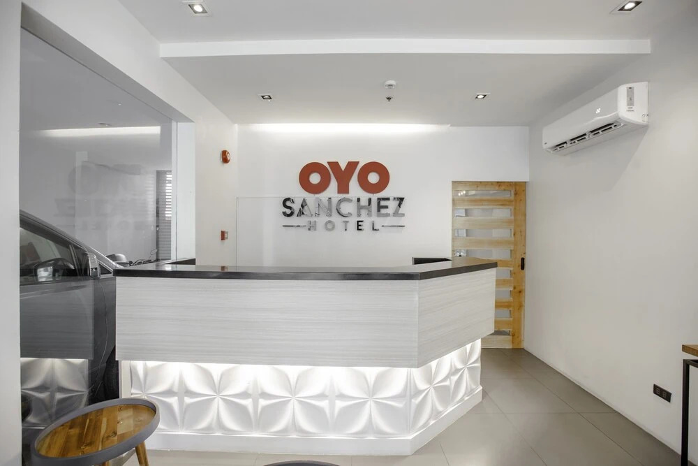 OYO 726 Sanchez Hotel