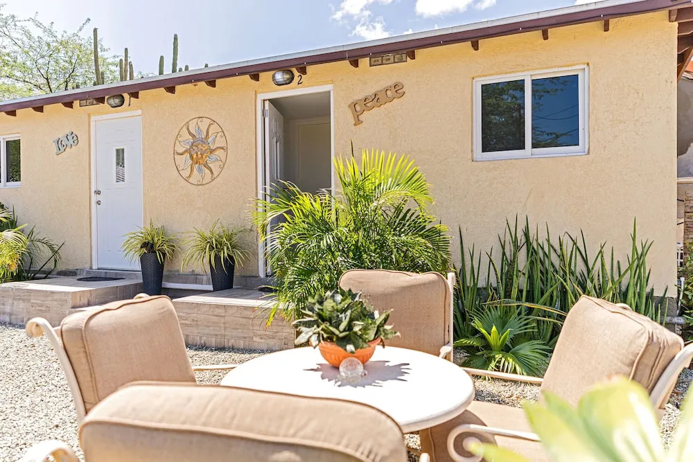 Love and Peace Vacation Rental Aruba