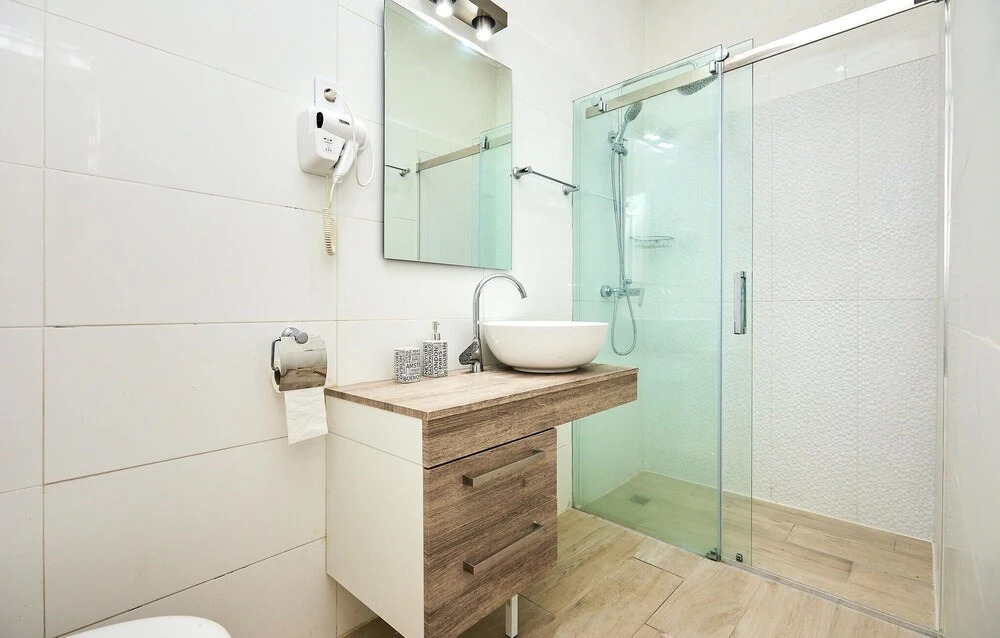 Nice Apartment in Dubrovnik With Outdoor Swimming Pool, Wifi and 5 Bedrooms
