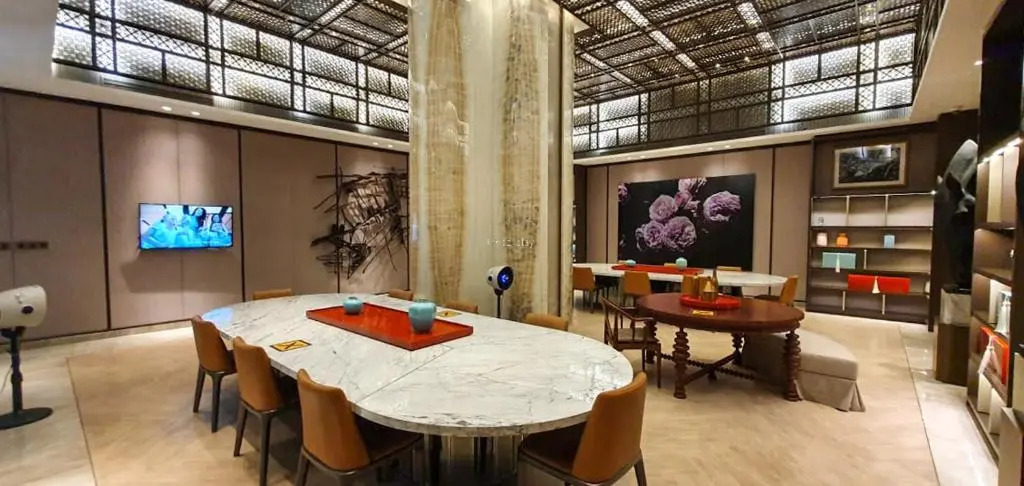 New Modern & Serene 2BR Apt Connected to Mall