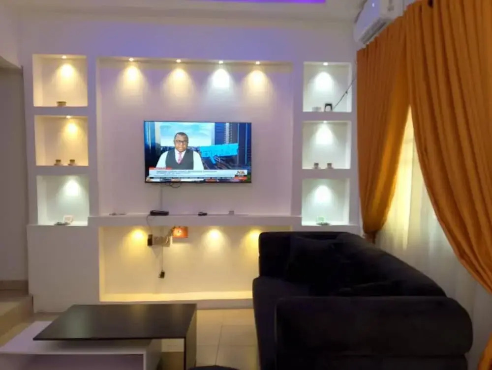 Apartment Sleeps 4 With Free Parking