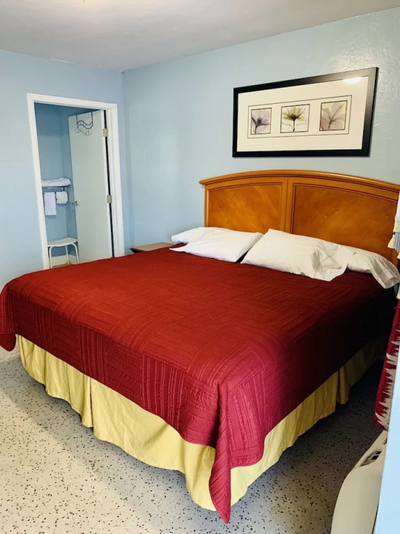 Deluxe Inn