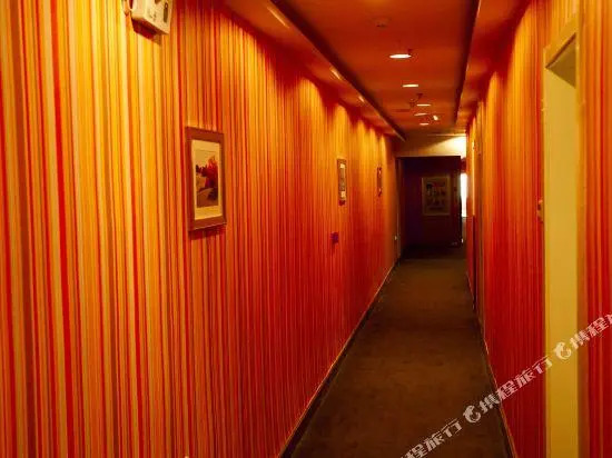 Rujiapai Baiyun Hotel Korla Tianshan East Road