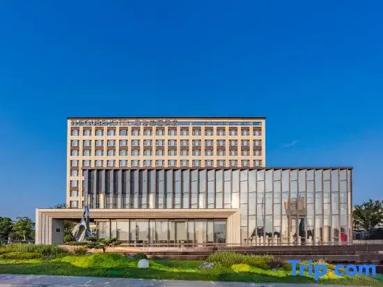 The qube Hotel