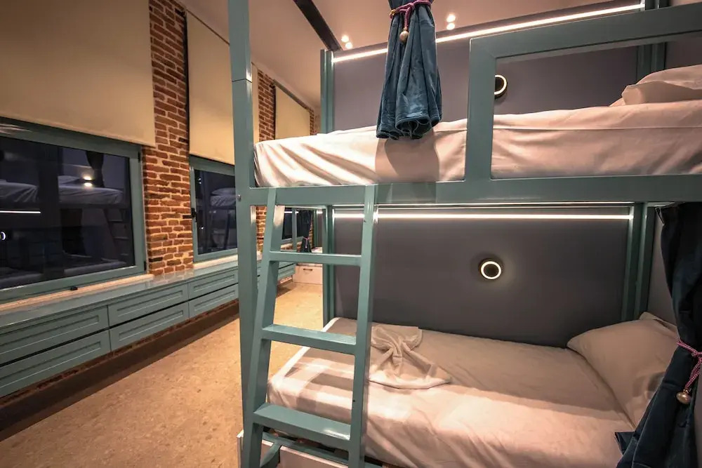 Vega 43 Hostel