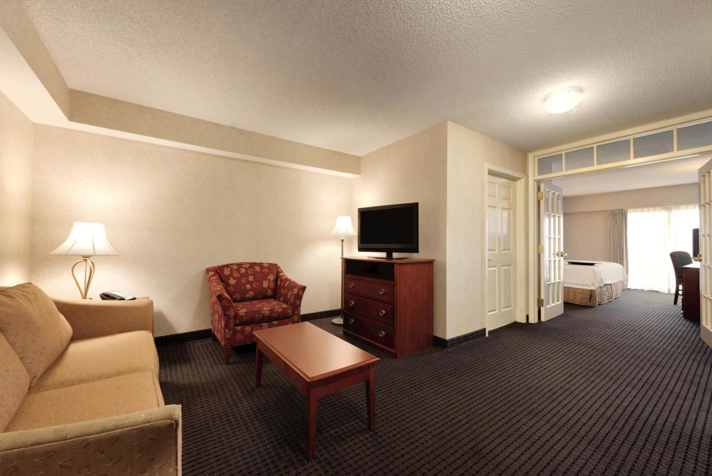 Hampton Inn & Suites Country Club Plaza