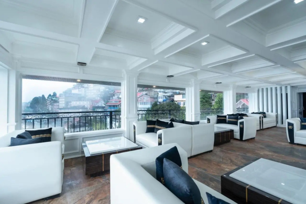 The West Gate Posada By Summit
