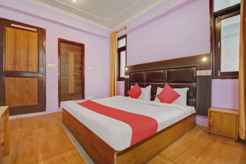 OYO 38578 Hotel Dew
