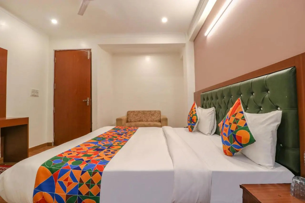 FabHotel Lime Tree - Nr Yashobhoomi Convention Centre