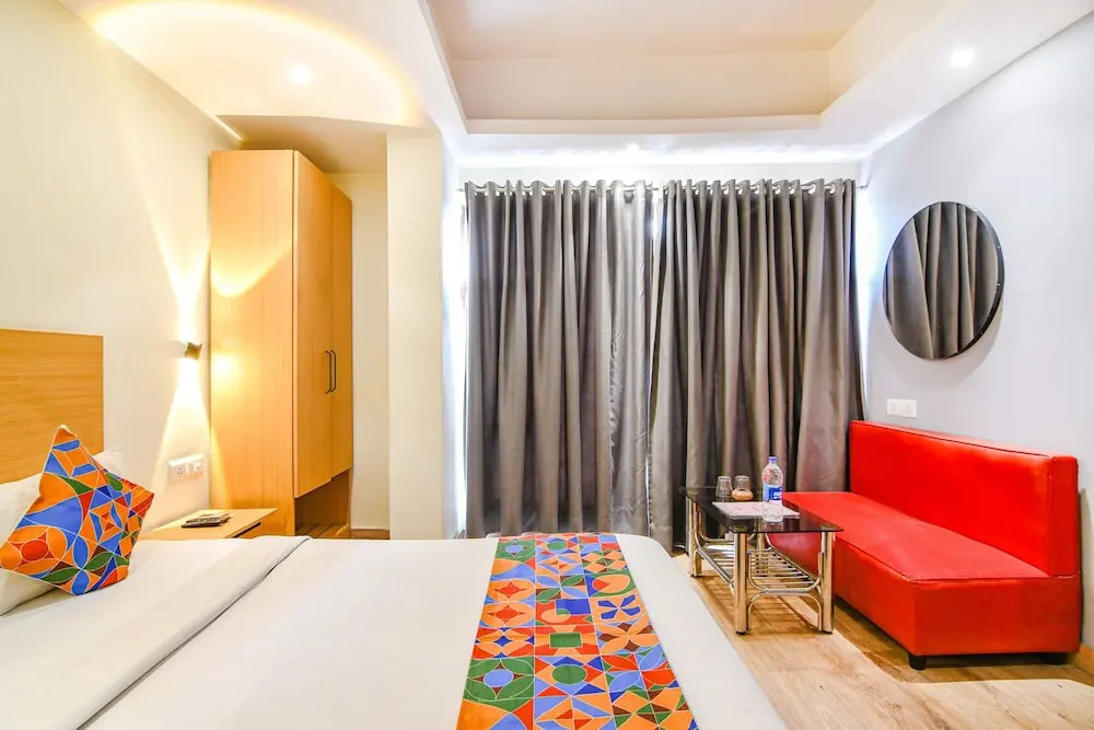 OYO Townhouse 152 Hotel Suncitel Airport