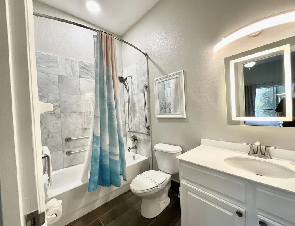 Disney Tropical Oasis at Bahama Bay New 3 Bdr!