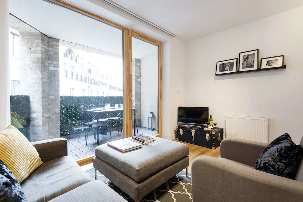 The Shalfleet Drive Apartment - ATN