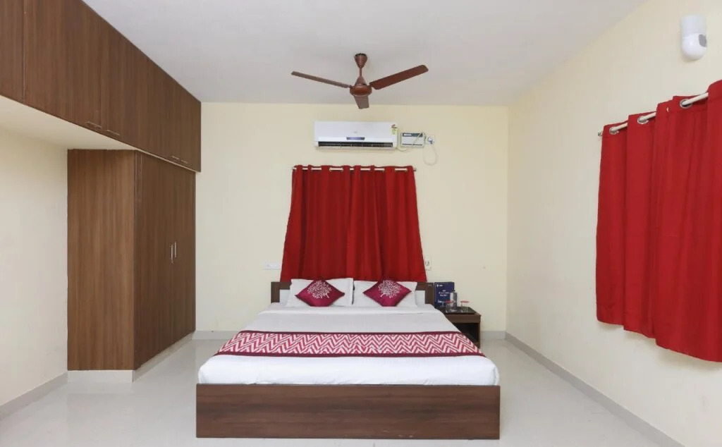 The Cozee Stay by OYO Rooms
