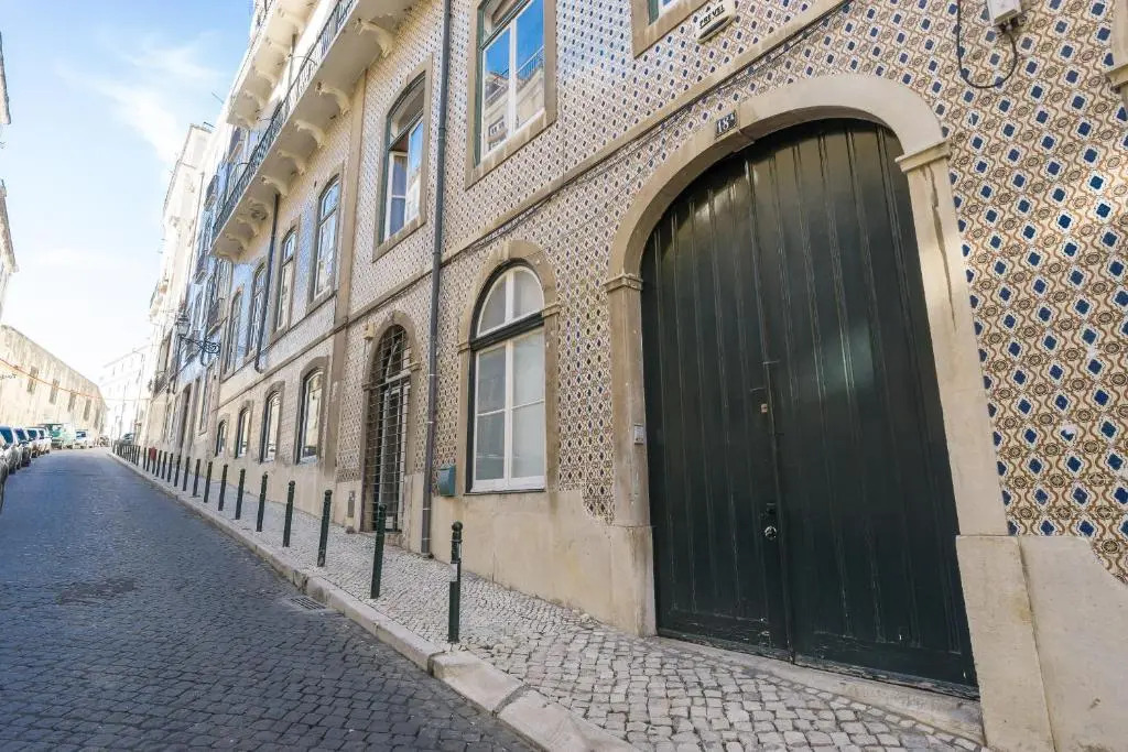 Large & Relaxing loft in Alfama