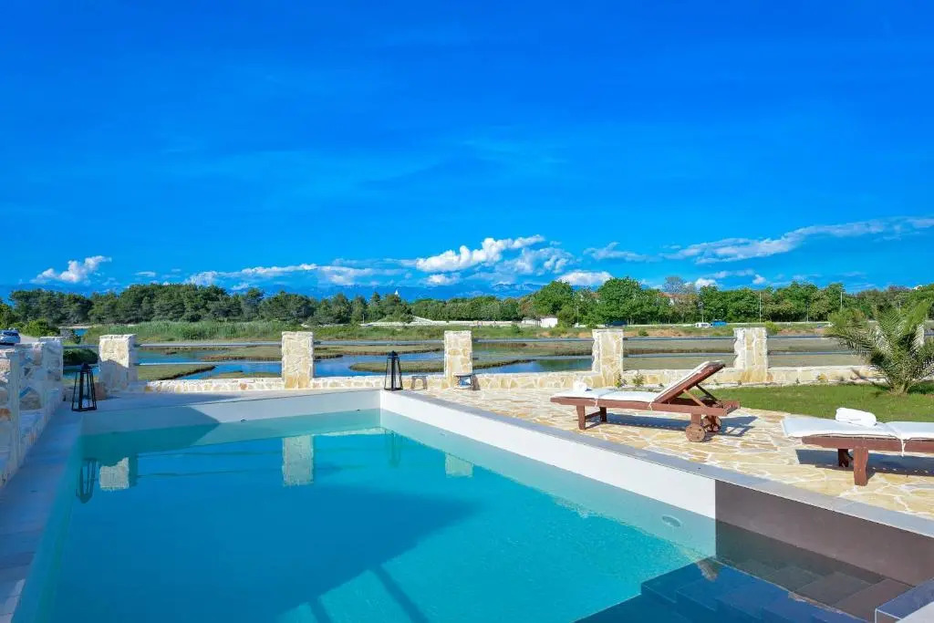 Amazing Villa Ele