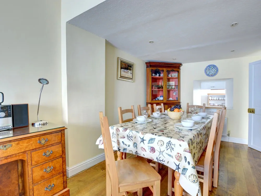 Vintage Holiday Home in Tenby With Garden