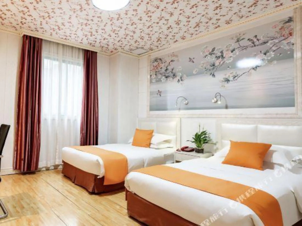 Jinhua Zhixing Hotel (Jianghan Road Pedestrian Street, Jiangtan)