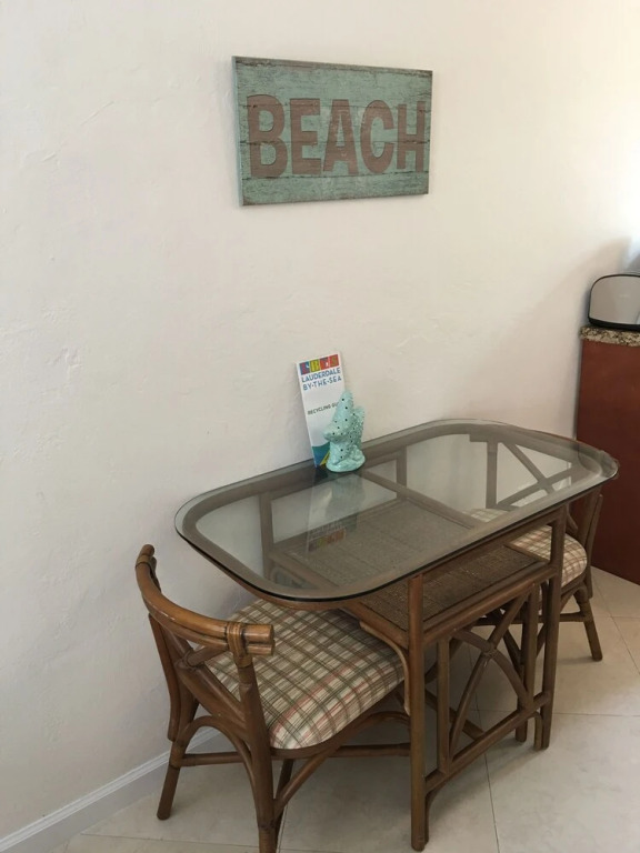 Sunny Shores Inn & Suites