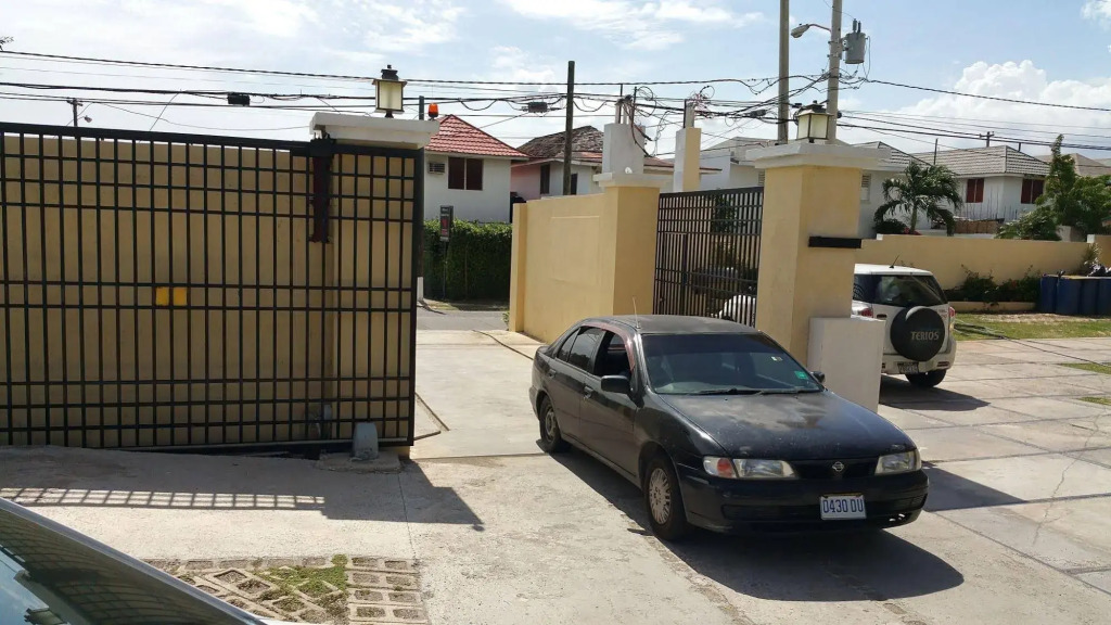 New Kingston Guest Apartments @ Donhead