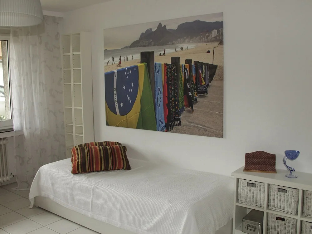 Tolstov-Hotels Big Room Apartment