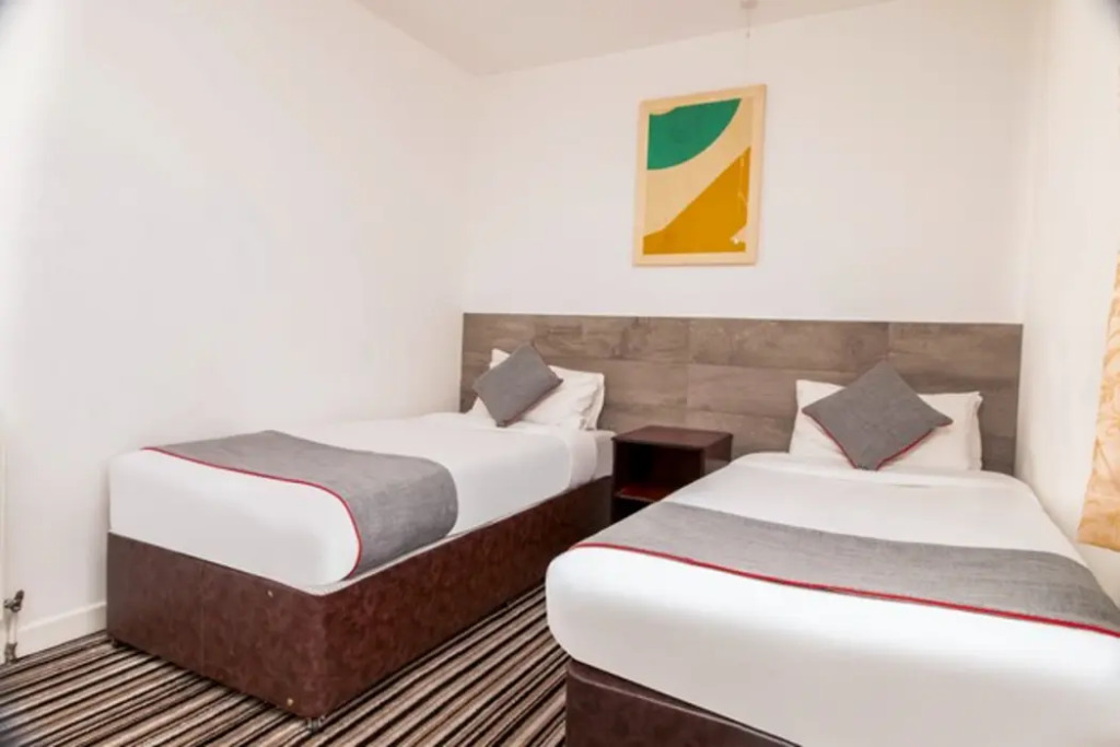 Commercial Hotel