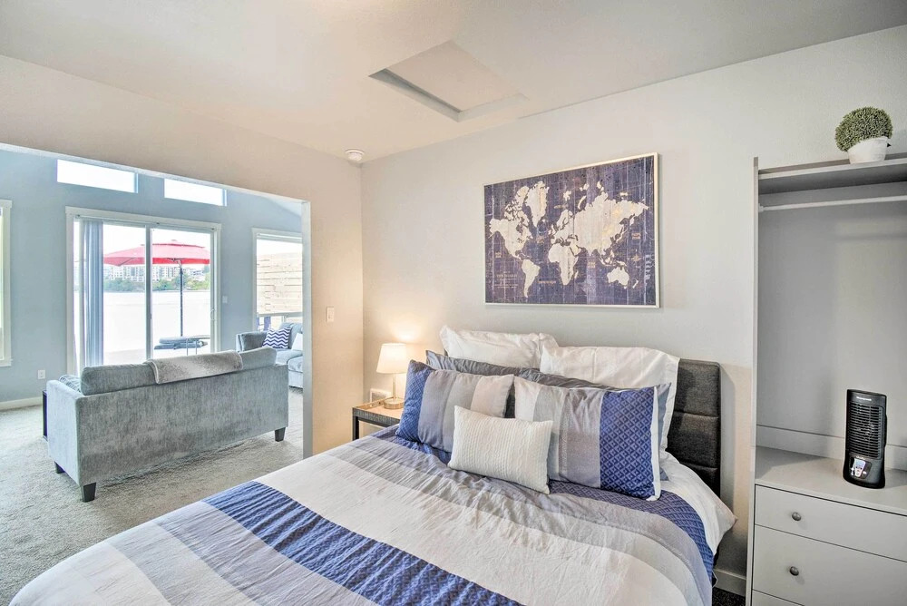 Manette Waterfront: Kayak the Bay & Walk to Town!