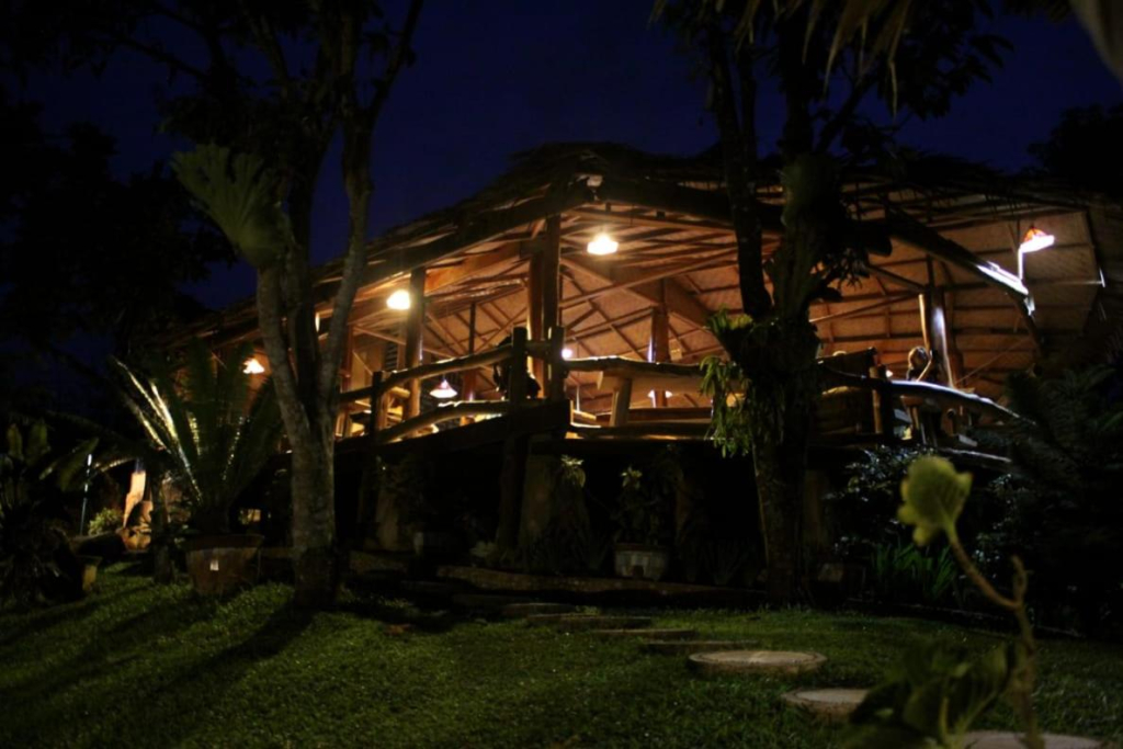 On The Rocks Bungalows, Restaurant and Jungle Trekking Tours - From May to September only stay here