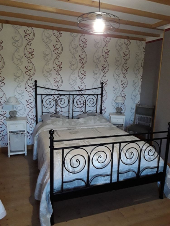 Chambre dhôte la Fessille B&B piscine et spa 2 personnes