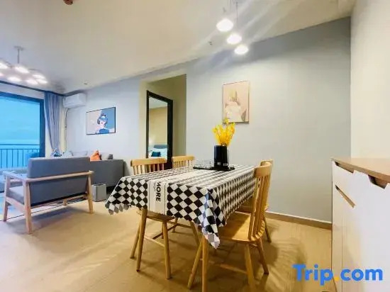 Huicheng Scenic Apartment (Yangxi Moon Bay)