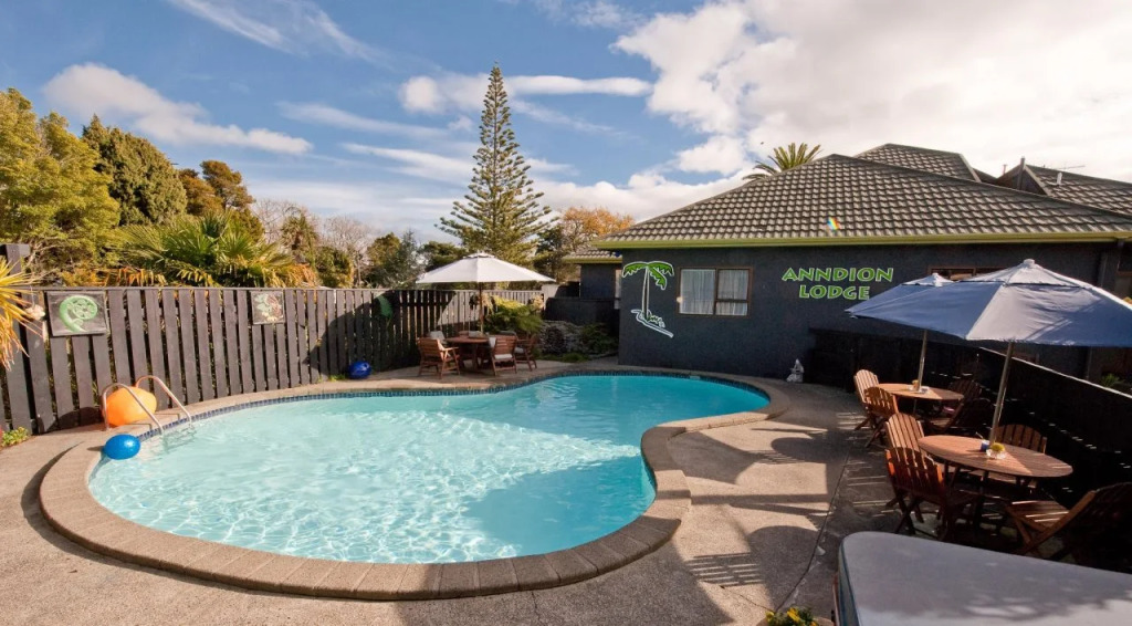 Anndion Lodge - Backpacker