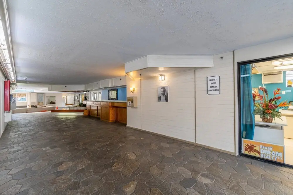 Newly Renovated Studio Two Blocks From the Beach