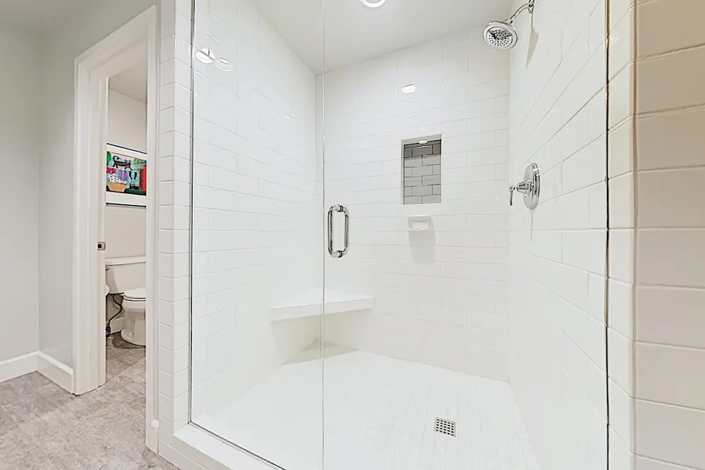 New Listing! Modern Eaglewood Townhome W/ Hot Tub 3 Bedroom Townhouse
