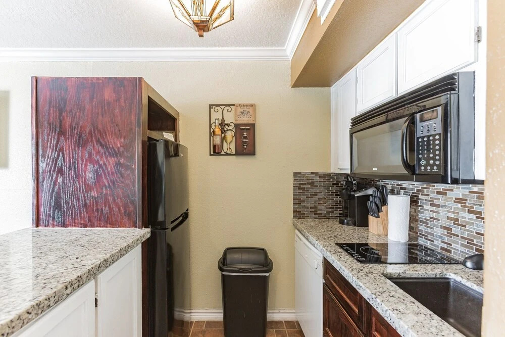 Victorian Escape - Serene Condo With Beach Views 1 Bedroom Condo by Redawning