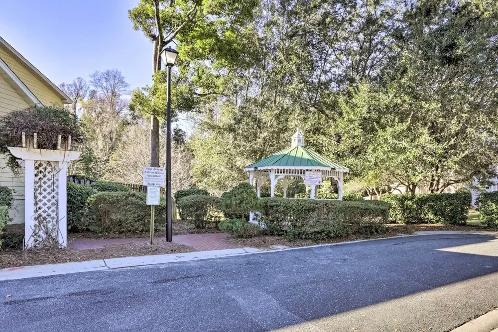 Sassy Tallahassee Home, 5 Mi to Downtown