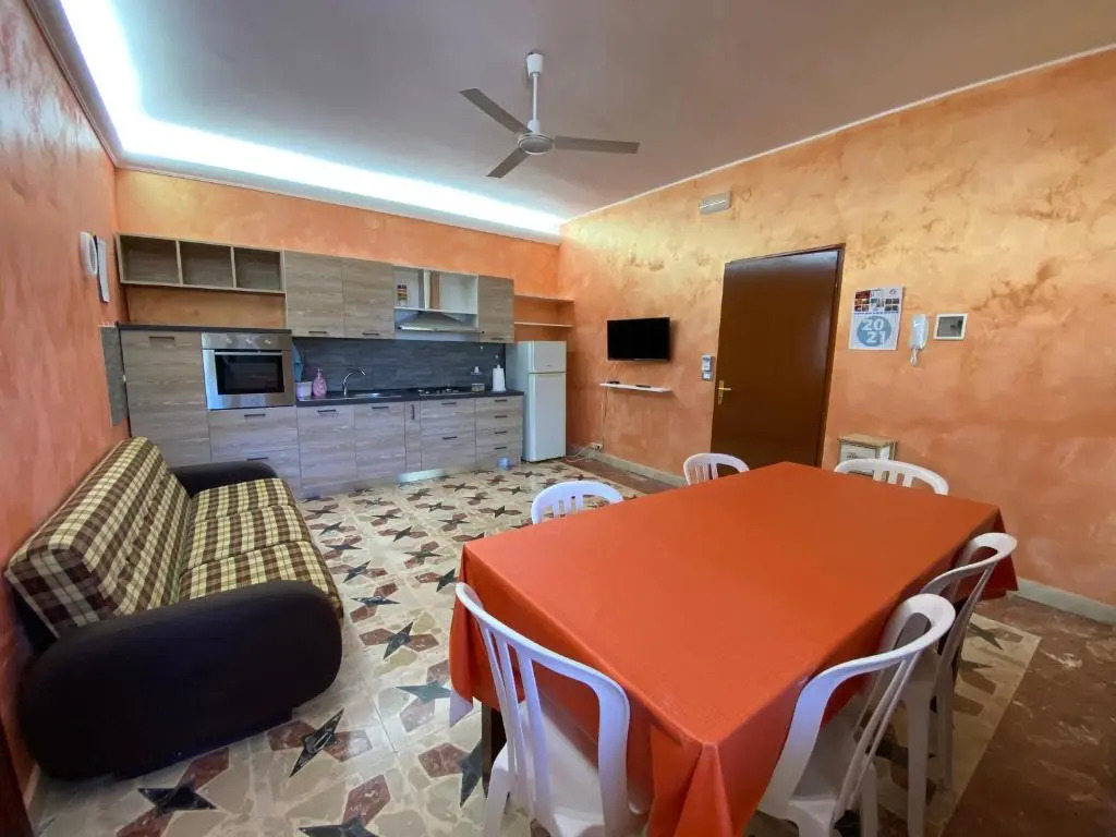 Spiaggia a 200m - Appartamento con Patio Privato e BBQ
