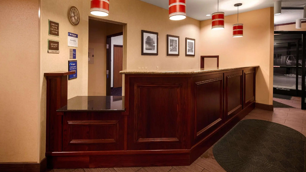 Best Western PLUS Executive Inn