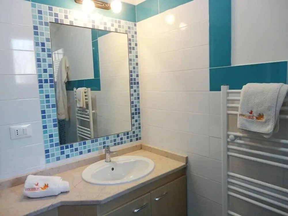 VersoSud - Acton Apartment 14