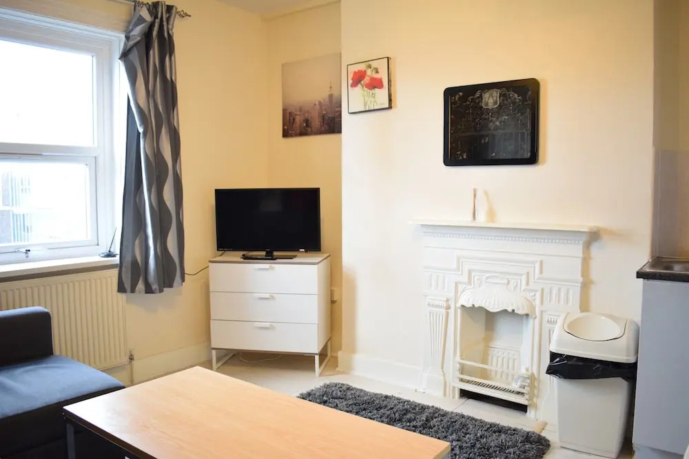 2 Bedroom Flat In Central London