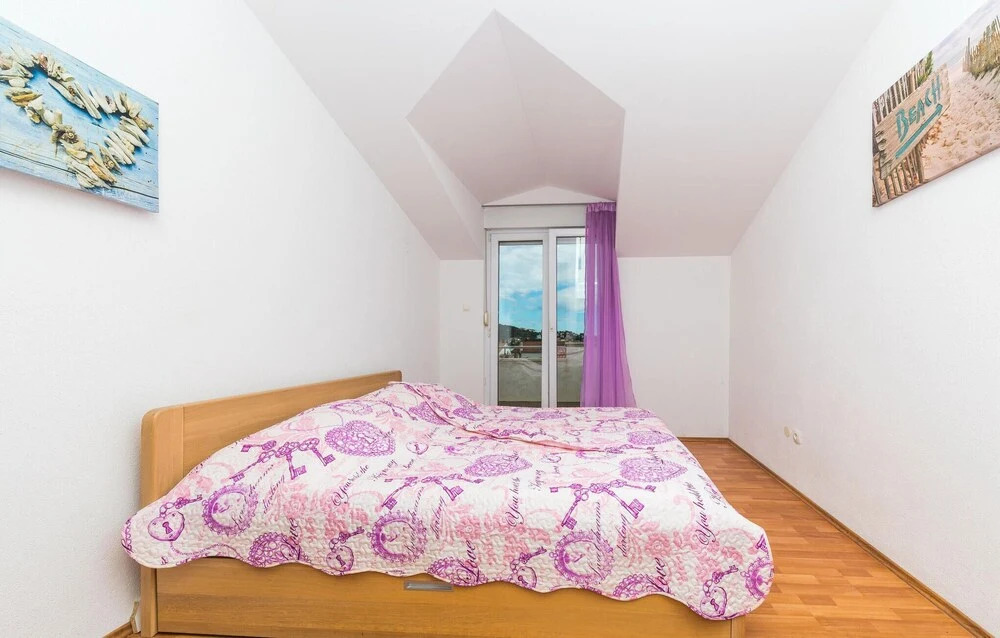 Beautiful Apartment in Trogir With 3 Bedrooms and Wifi