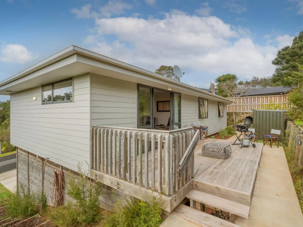 Manuka Lodge - Tairua Holiday Home