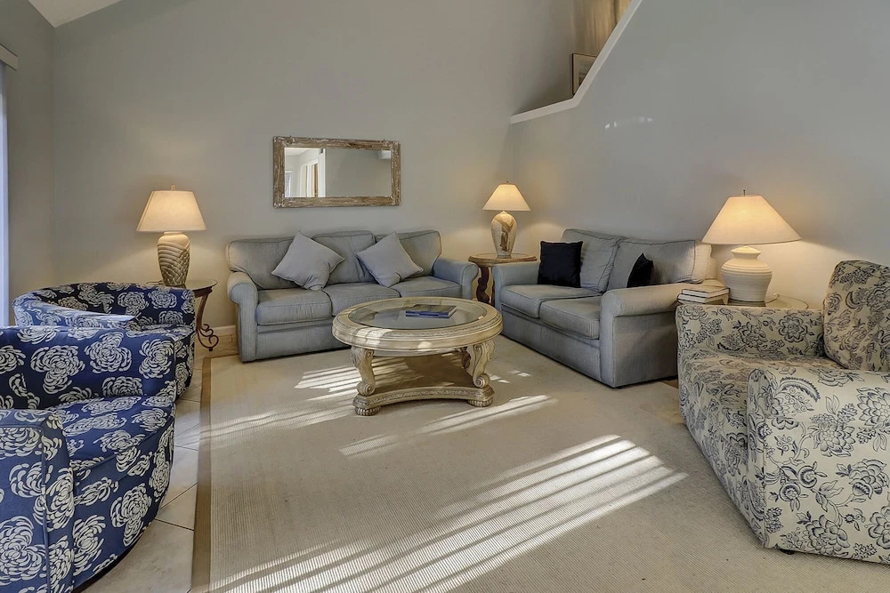 Heritage Villa 2221 by RedAwning