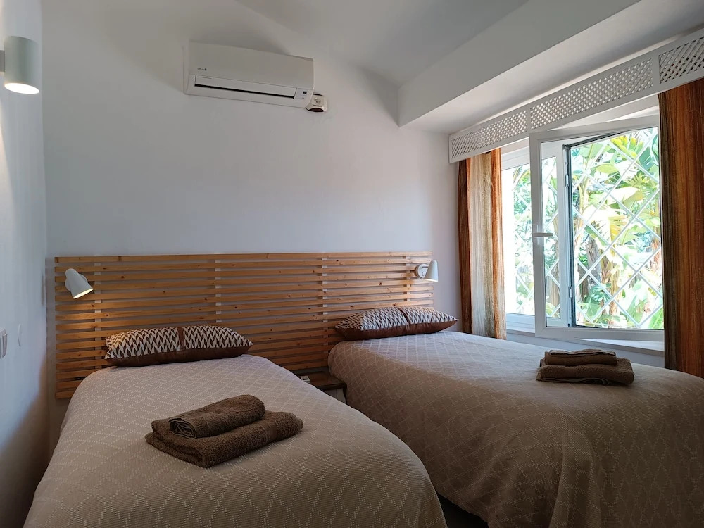 Villa 81 great spot Oura beach, Albufeira