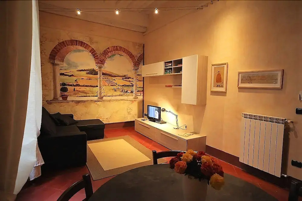 Close to The Duomo Tidy 1BD Apt