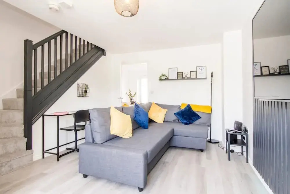 Host Stay Polwell Road