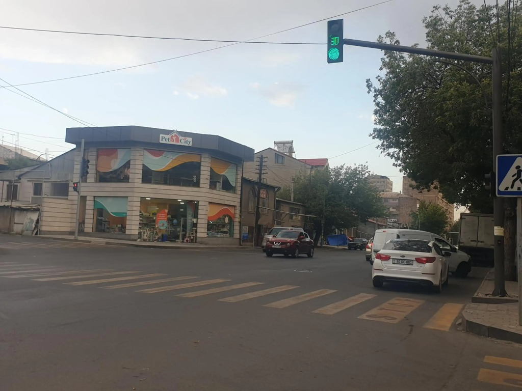 Sunny Apartment close to Erebuni mall